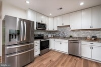 Building Photo - 1400 Lower View Ct