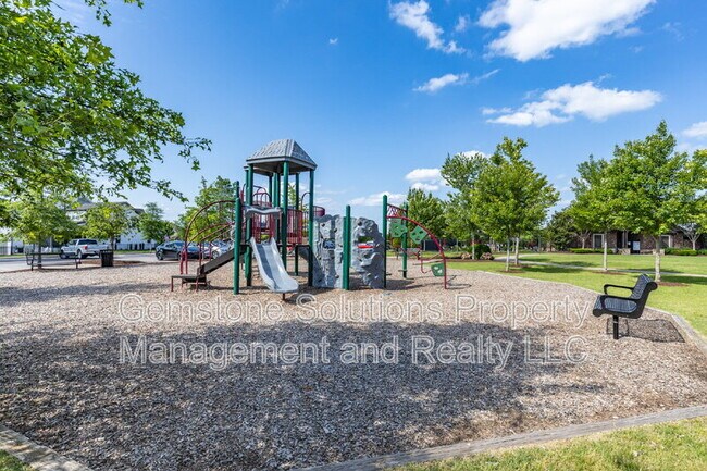 Building Photo - 2944 Hadley Close Ln