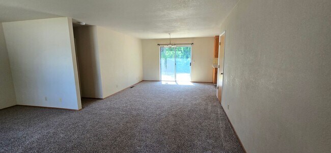 Building Photo - 2 bedroom home in Grass Valley
