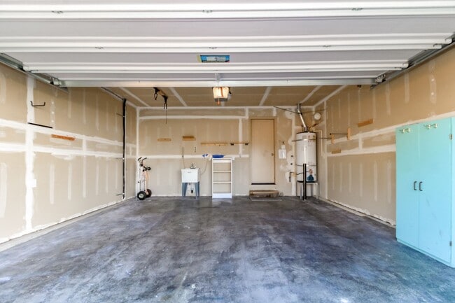 Building Photo - Fantastic DuPont Rambler with AC and Sprinkler System