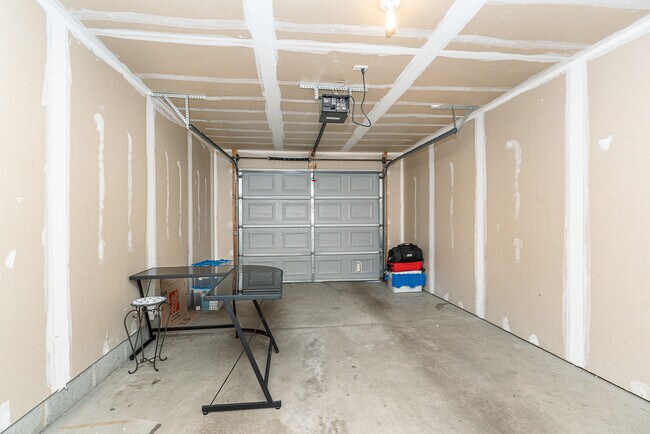 Building Photo - 5681 Pine Aires Dr