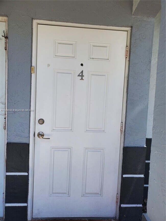 Building Photo - 7841 SW 152nd Ave