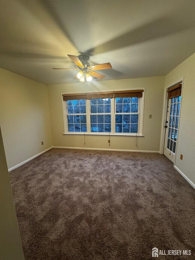 Building Photo - 1109 Stoneridge Cir