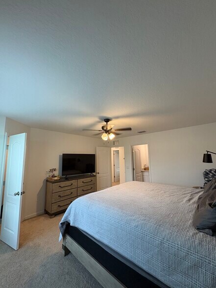 Building Photo - 49 Tidal Beach Ave