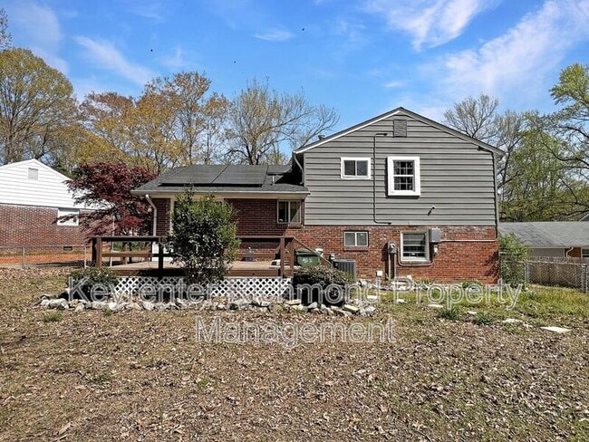 Building Photo - 2704 Susten Ct