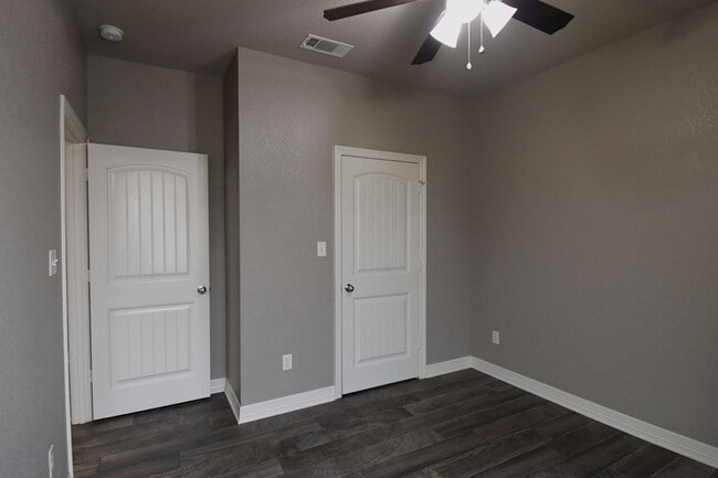 Building Photo - Modern 3-Bedroom 2 Bath Duplex in South Tyler