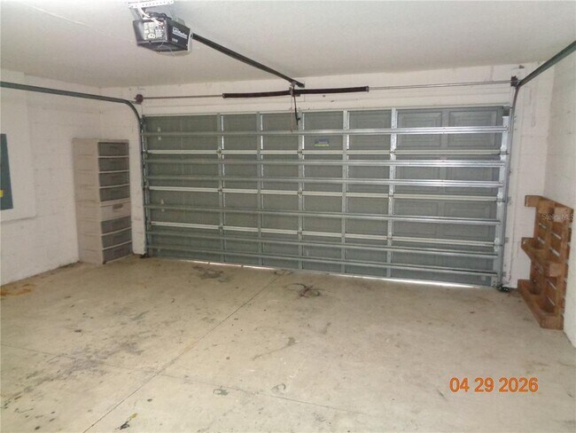 Building Photo - 210 Woodhouse Ln