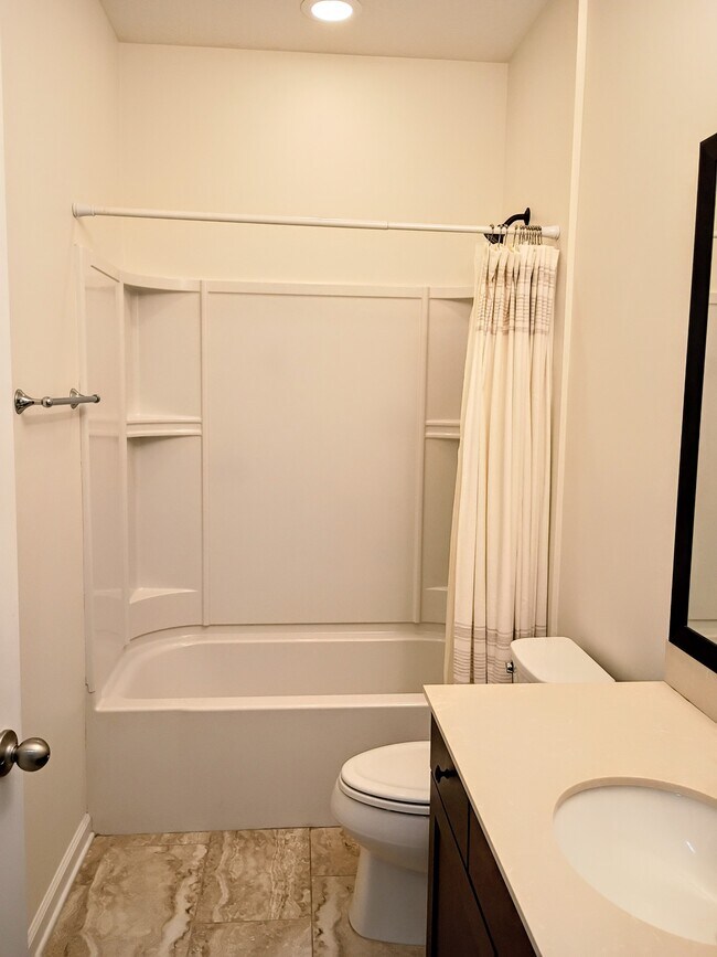 Building Photo - 112 Goldenrod Lake Dr