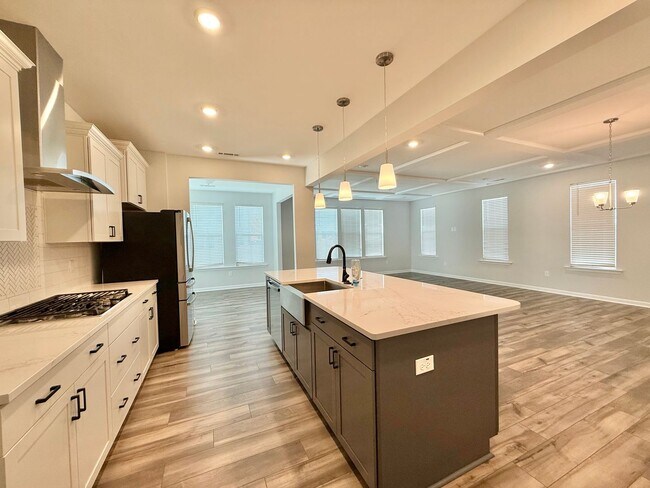 Building Photo - Stunning New 5BD, 5BA Garner Home with Lux...