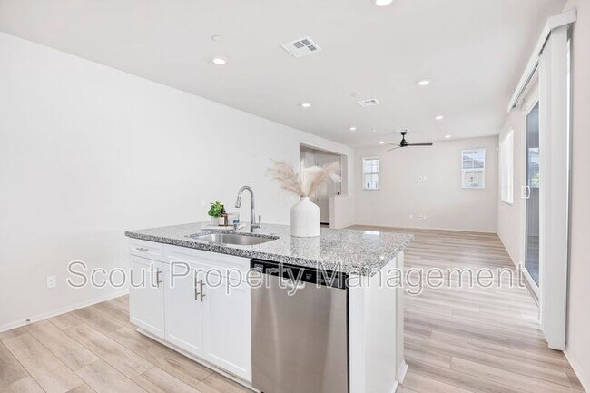 Building Photo - 40383 Birchfield Dr