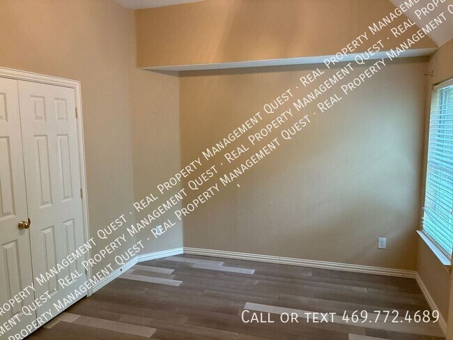 Building Photo - 3731 Edgewood Ct