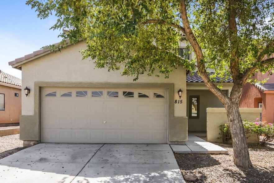 Primary Photo - 815 W St Charles Ave