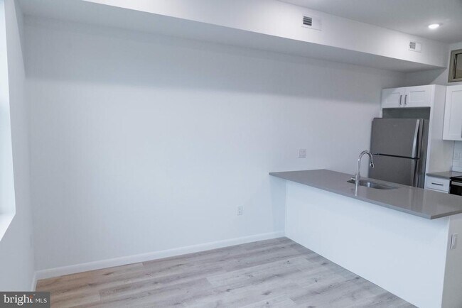 Building Photo - 7248 Rising Sun Ave