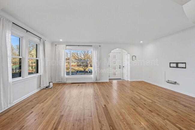 Building Photo - 3021 N Columbine St