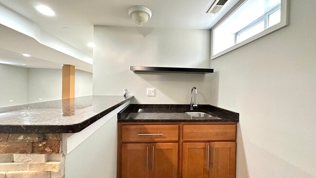 Building Photo - 4833 N Ozark Ave