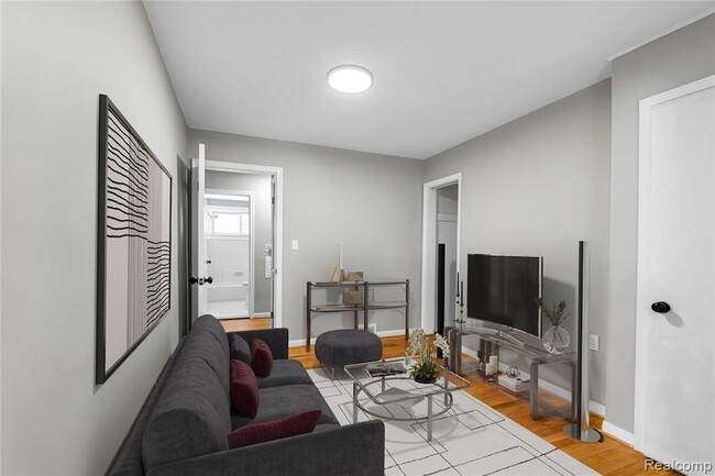 Building Photo - 3216 Maplewood Ave