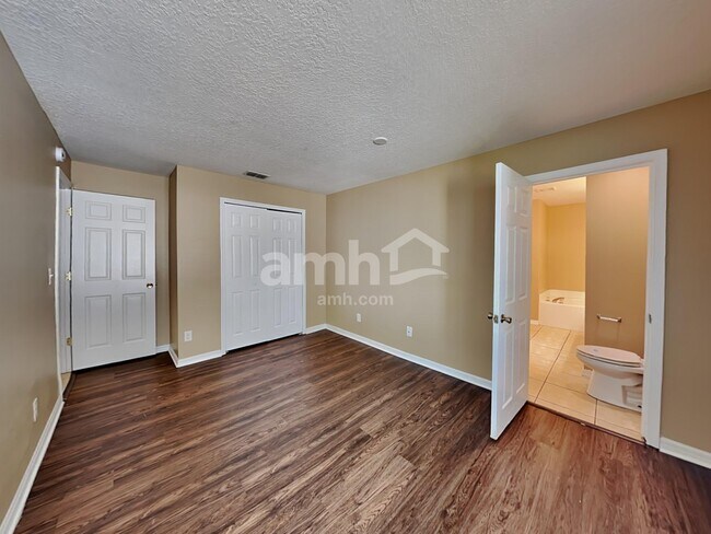 Building Photo - 1461 Whooping Dr