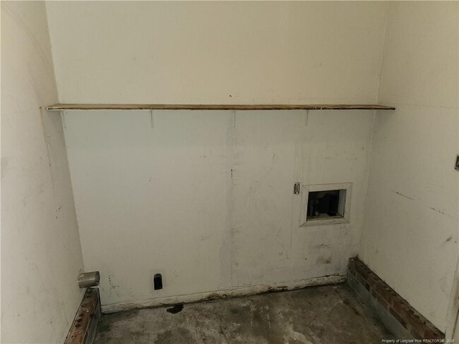 Building Photo - 318 Longhorn Dr