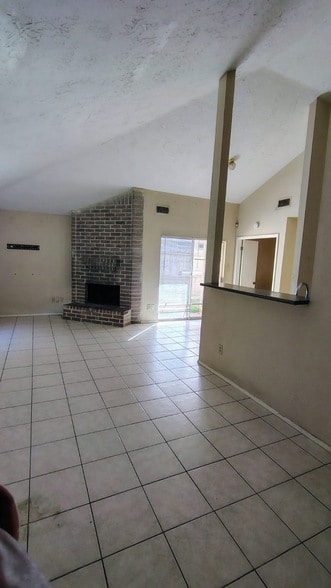 Building Photo - 11023 Crinkleawn Dr