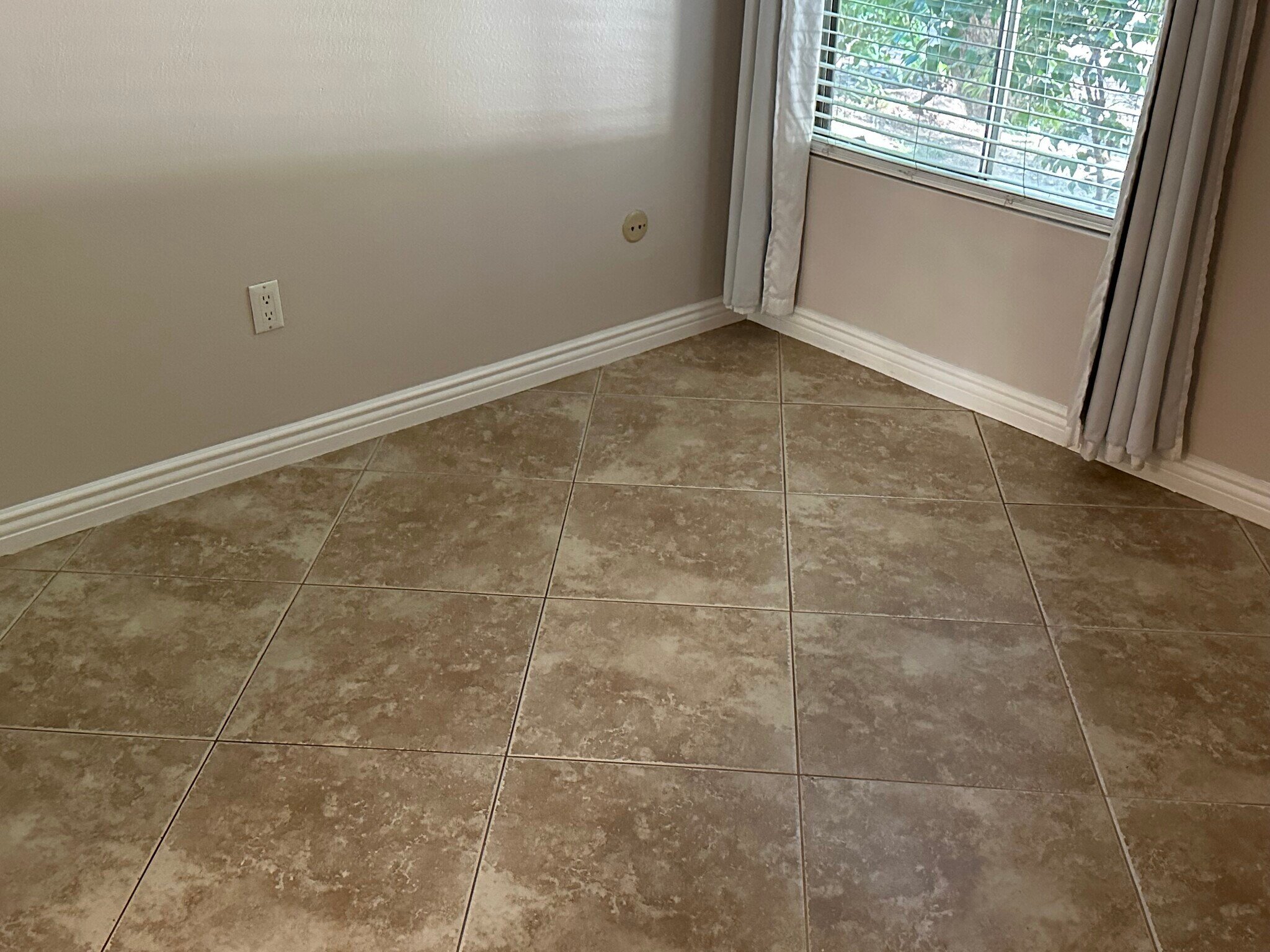 Building Photo - 18350 Hatteras St