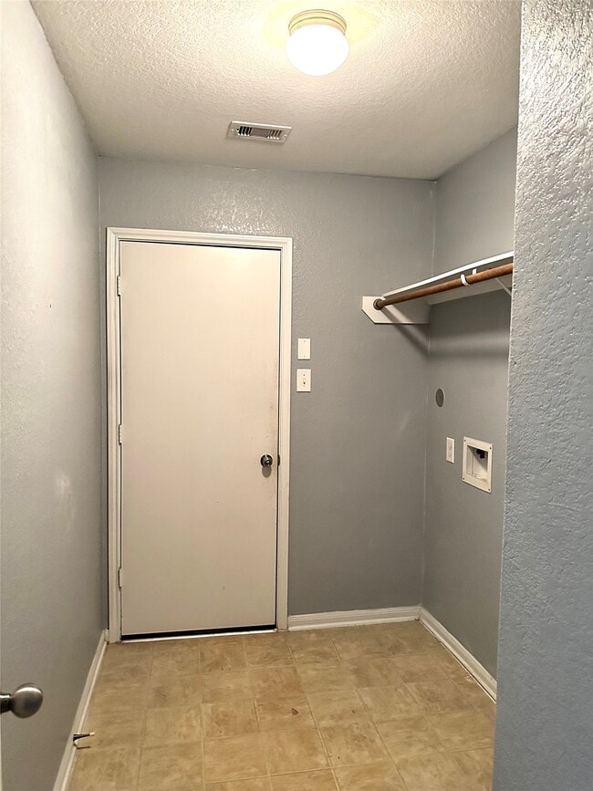 Building Photo - 16763 N Blue Jay Dr