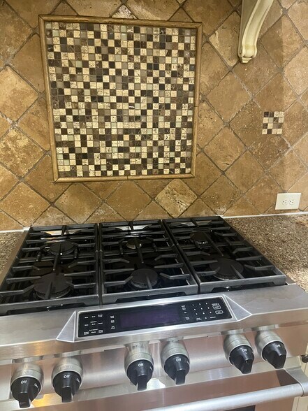 Building Photo - 4040 Felton Cir