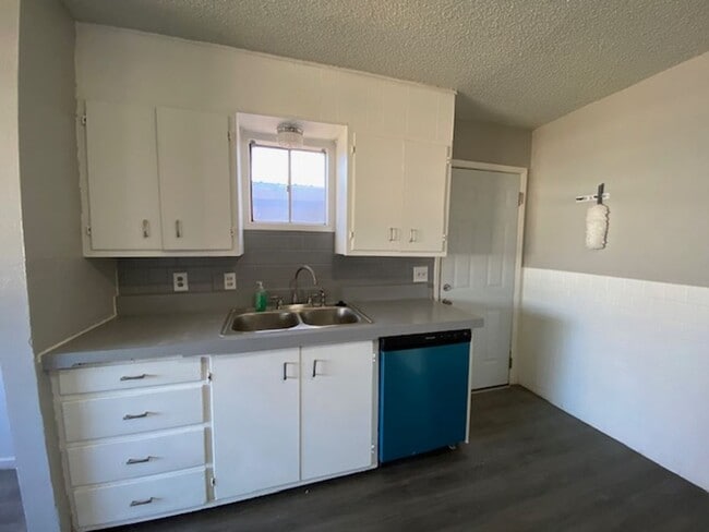 Building Photo - Updated 3/2 in Central Lubbock