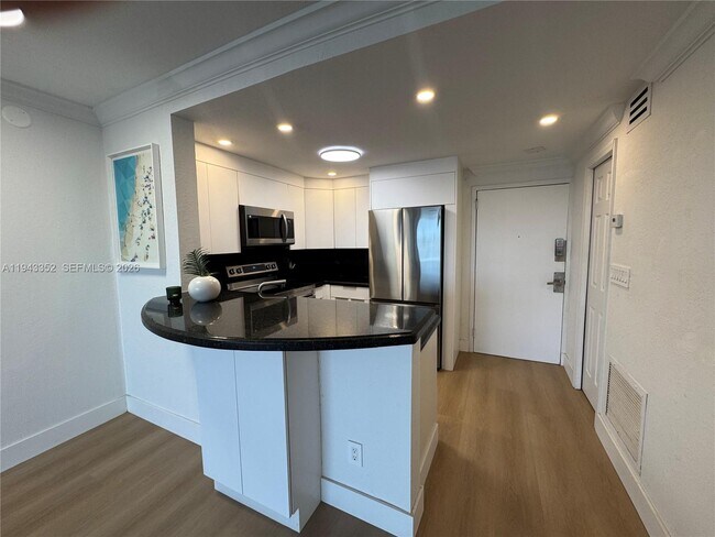 Building Photo - 2020 NE 135th St