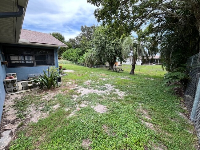 Building Photo - 103 Fox Ridge Rd