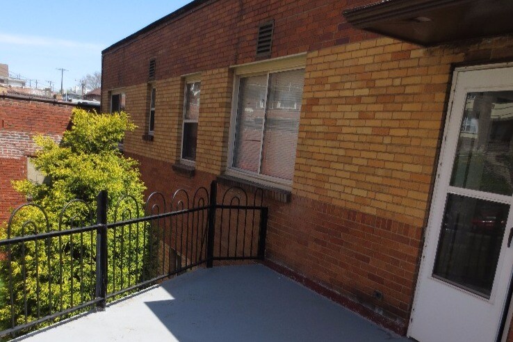 Building Photo - 5712 Phillips Ave