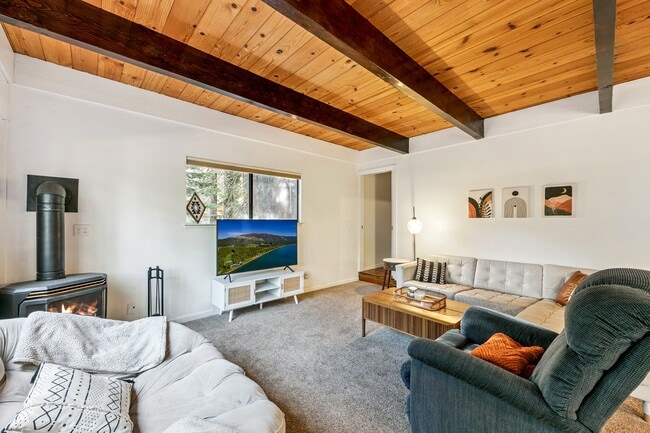 Building Photo - 1517 Plumas Cir