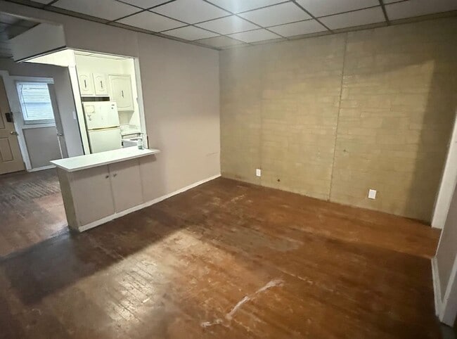 Building Photo - 1566 Quarrier St