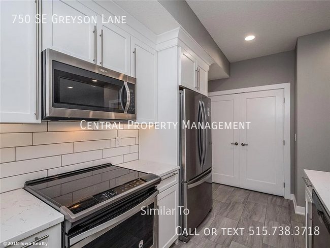 Building Photo - 750 SE Greyson Ln