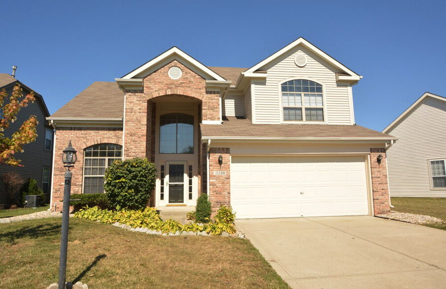 Primary Photo - 10299 Lakeland Dr