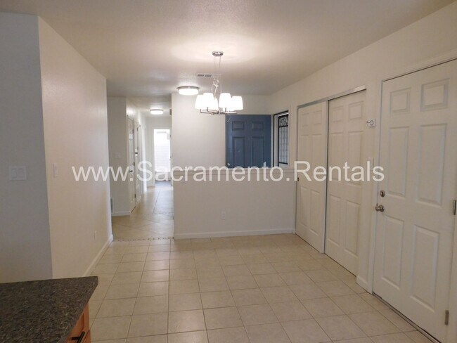 Building Photo - 101 Kennelford Cir