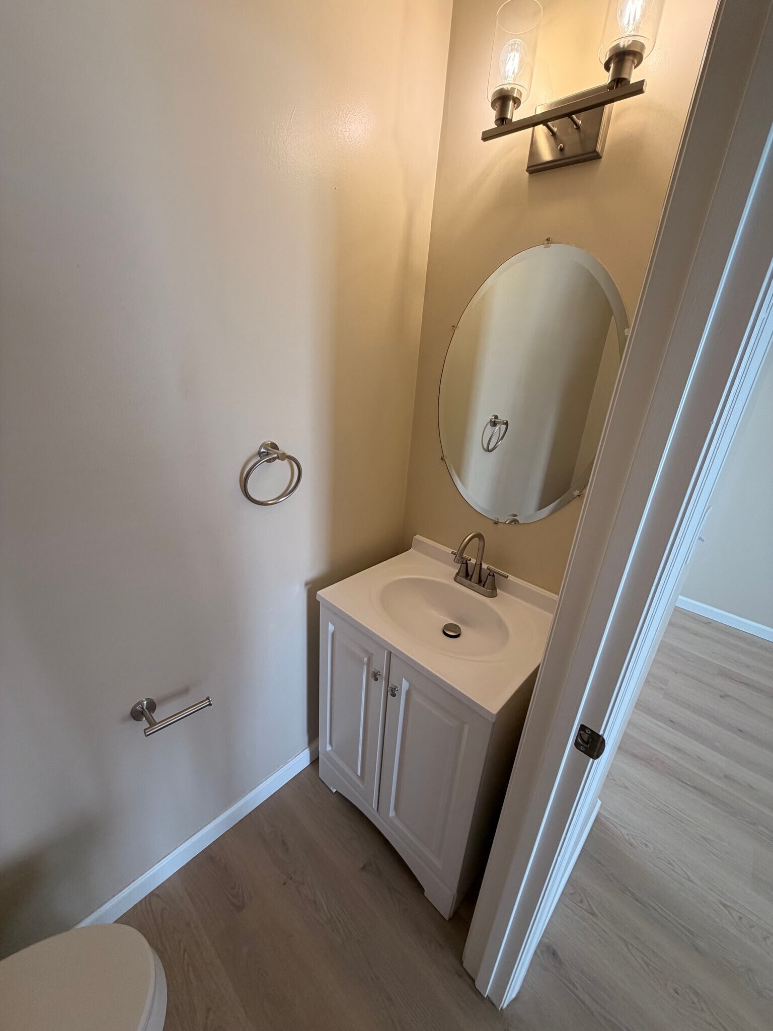 Building Photo - 1011 Pinoak Ct