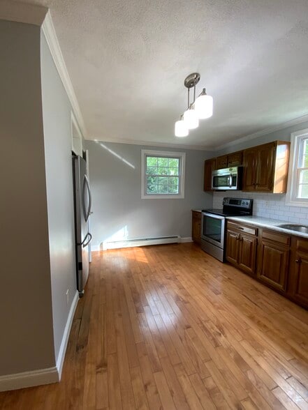 Kitchen - 230 School St