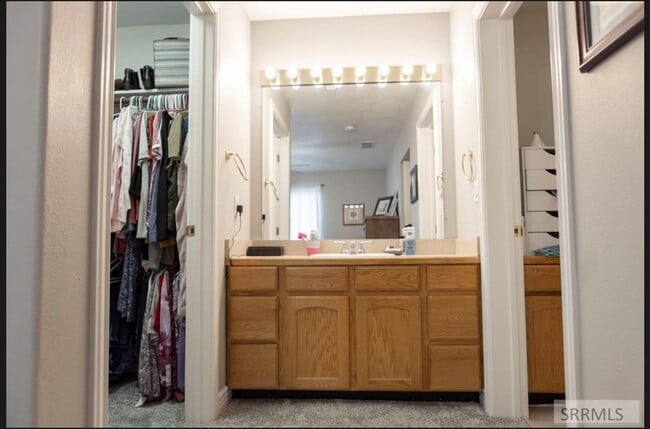 Building Photo - 510 Gwen Loop