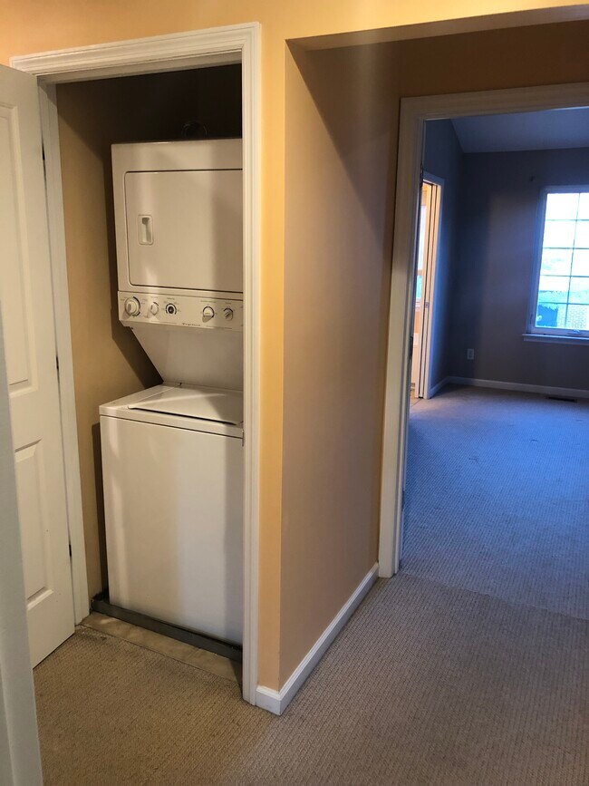 Washer/dryer, 2nd floor - 2109 Dogtown Walk
