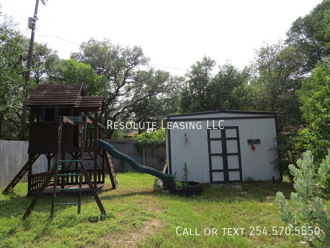 Building Photo - 8 E Shawnee Ln