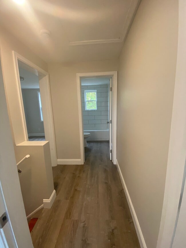 Building Photo - 2841 Round Rd