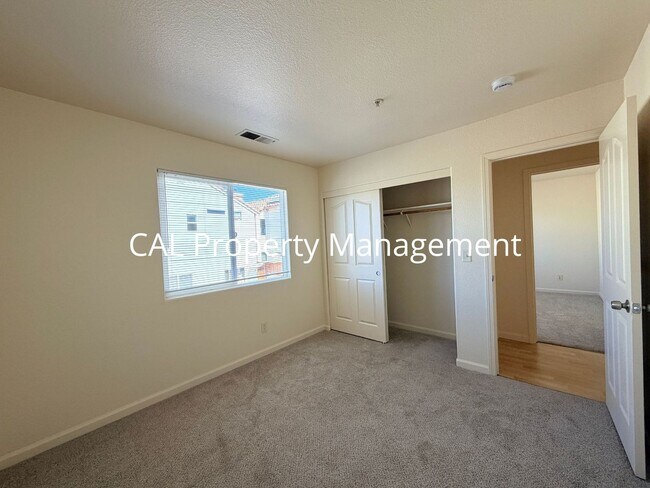 Building Photo - 1159 Cobblestone St
