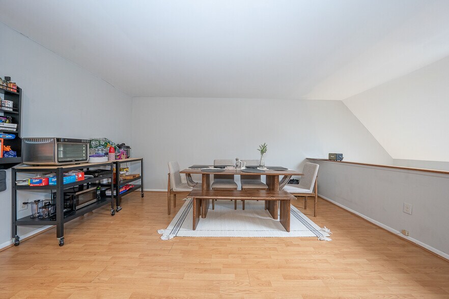 Building Photo - 765 N Ringgold St