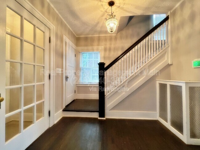 Building Photo - 1525 Edison St