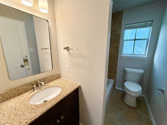 Building Photo - 857 Wax Myrtle Ln