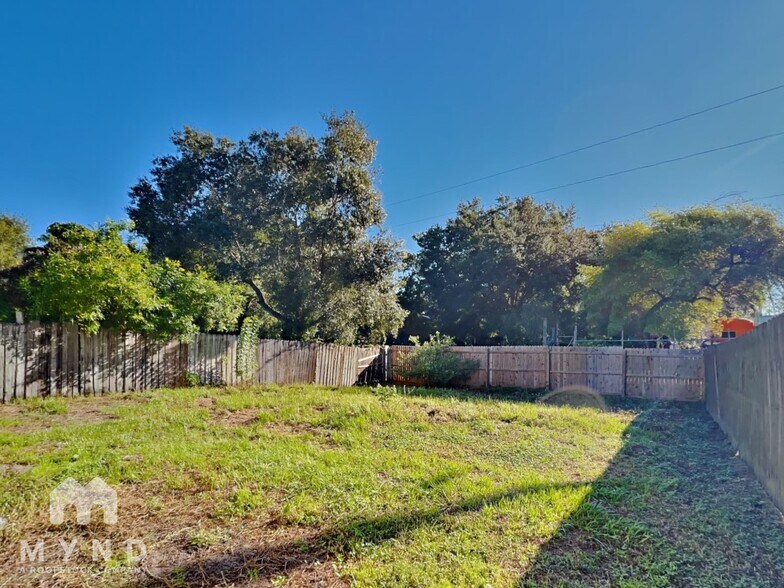 Building Photo - 9591 Lupine Ave