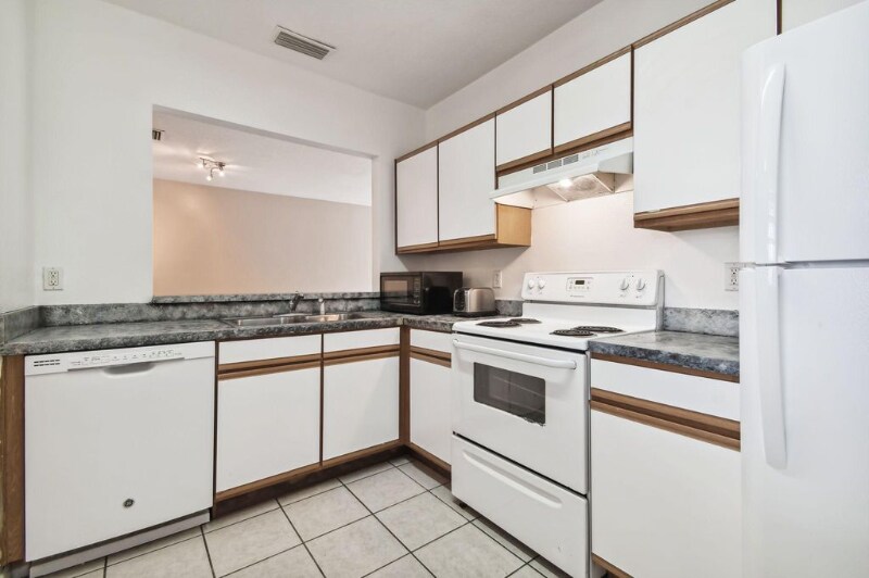 Building Photo - 6412 Cypressdale Dr