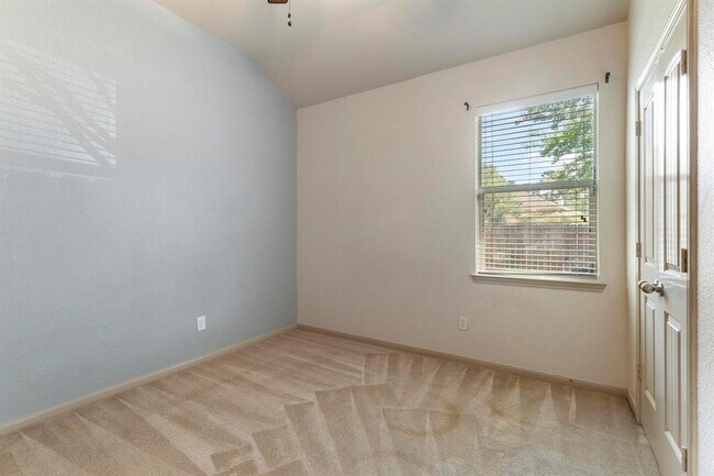 Building Photo - 2902 Lemmingham Dr