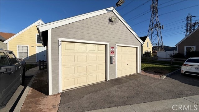 Building Photo - 14605 Woodland Dr