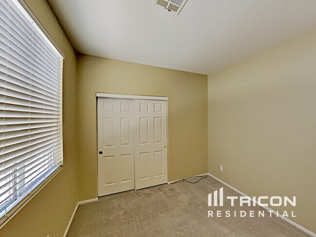 Building Photo - 2727 W Richmar Ave